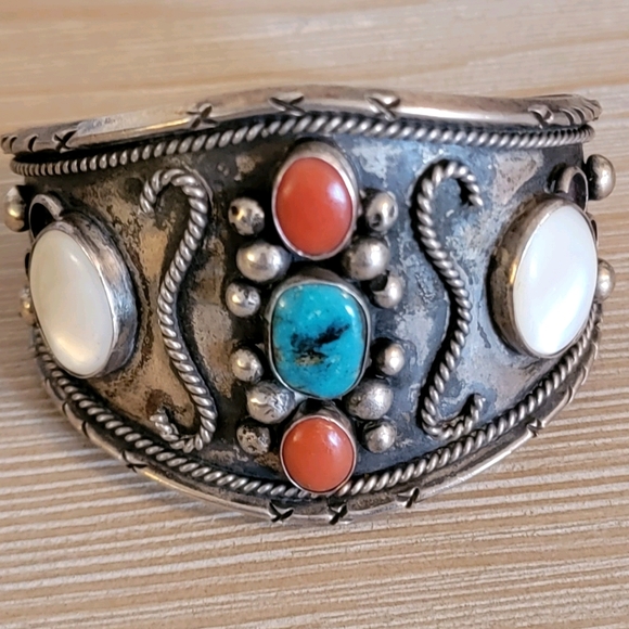 Vintage Navajo Sterling Silver Turquoise Cuff